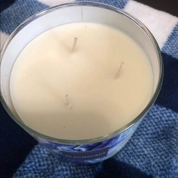 Bath & Body Works Beachscape 3-wick Candle - Picture 2 of 3